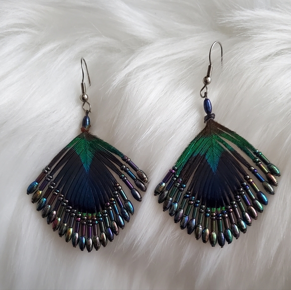 Vintage Peacock feather beaded dangle earrings 2 1/4" long, 2" wide. - Picture 2 of 9